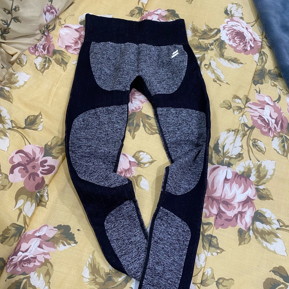 Do you even black seamless leggings size small